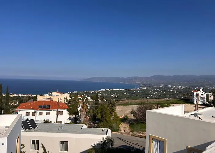 Akamas Bayview דירה