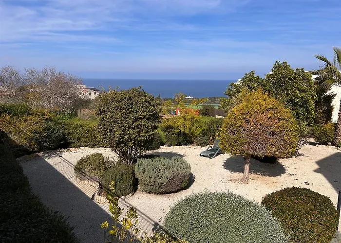 Akamas Bayview * נאו חוריו